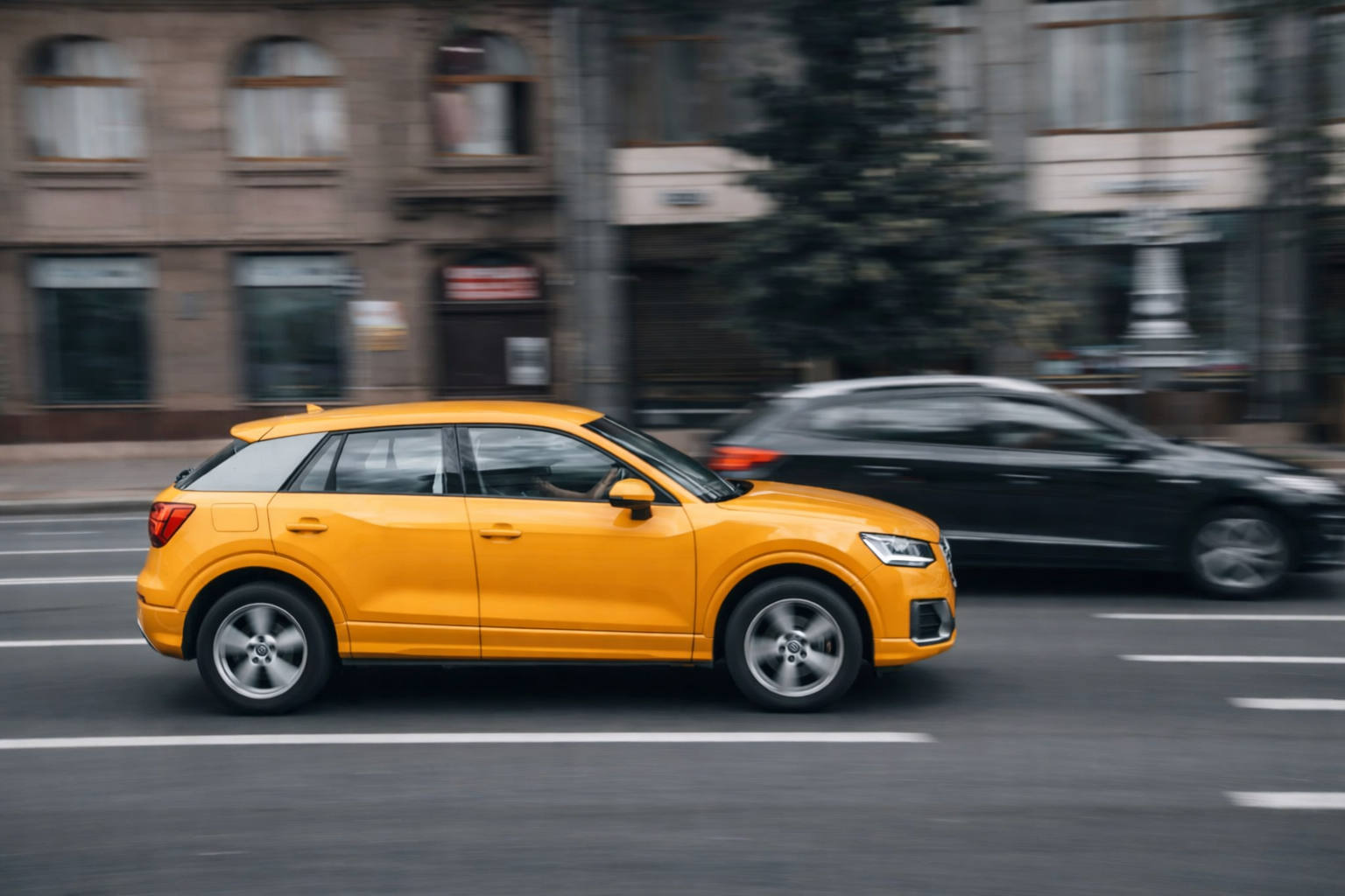 Audi Q2. Czy warto go kupić w 2026 roku? Zalety, wady i realne wrażenia z jazdy. 